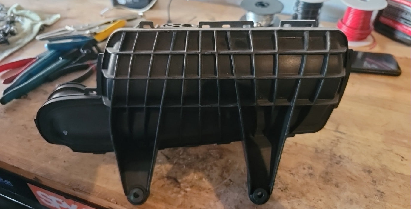 OEM USED CAN AM MAVERICK X3 PLENUM 2017-2021